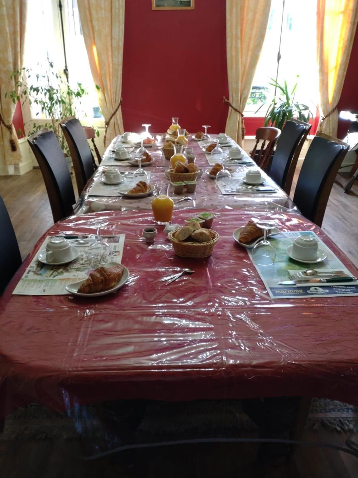 Saulge La Brasserie Chambre D'Hotes De Delphine מראה חיצוני תמונה